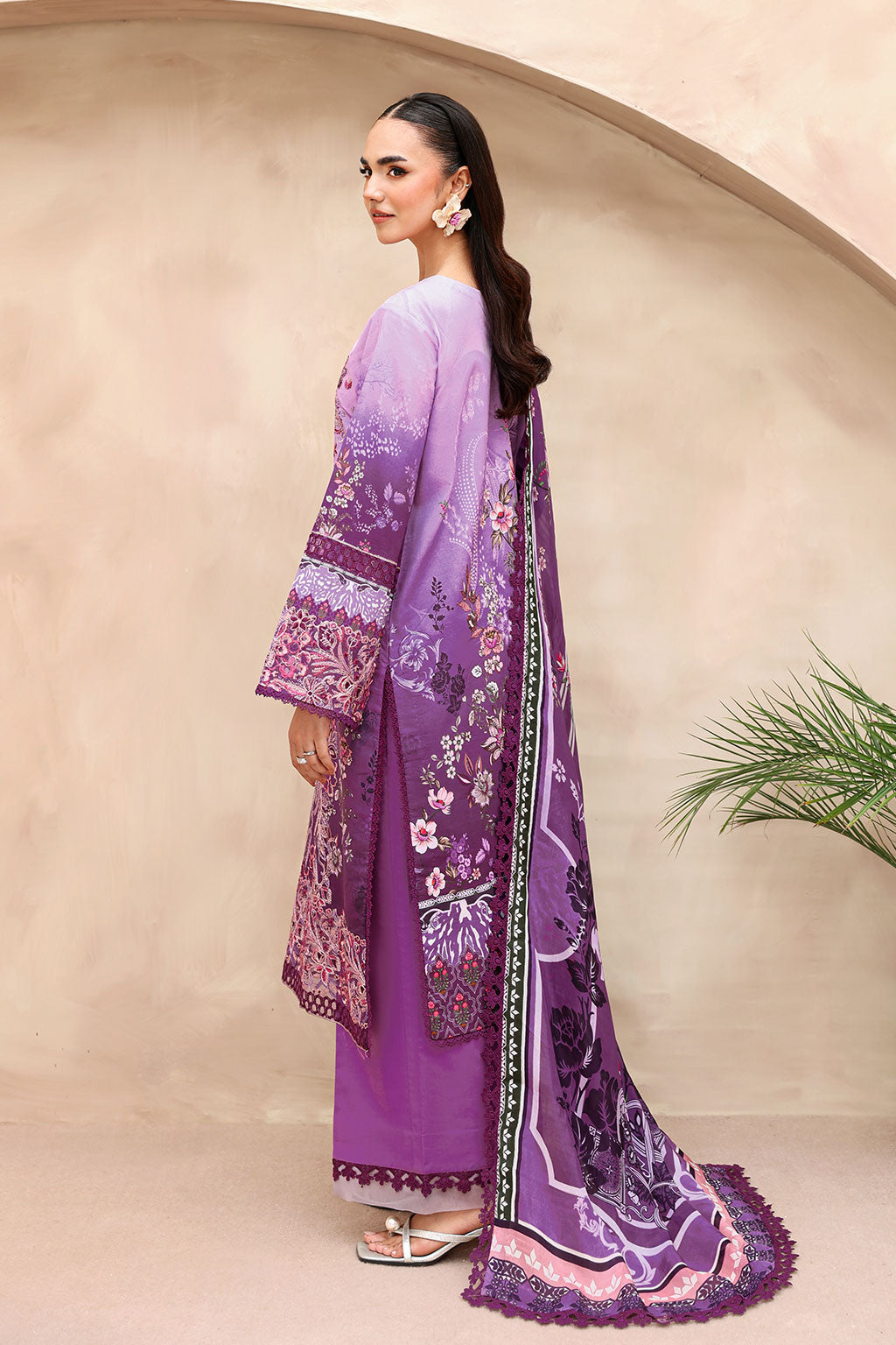 Ramsha | Mashaal Luxury Lawn | L-1502, image 2