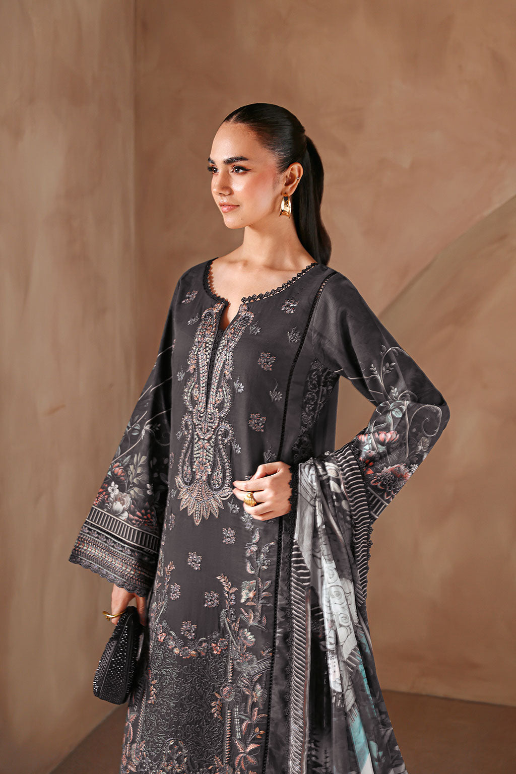 Ramsha | Mashaal Luxury Lawn | L-1506, image 3