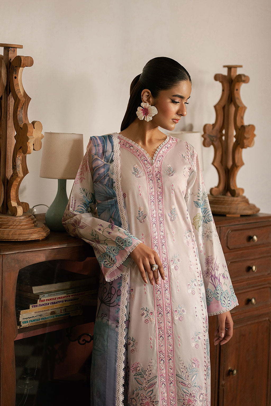 Ramsha | Mashal Luxury Lawn | L-1610, image 4