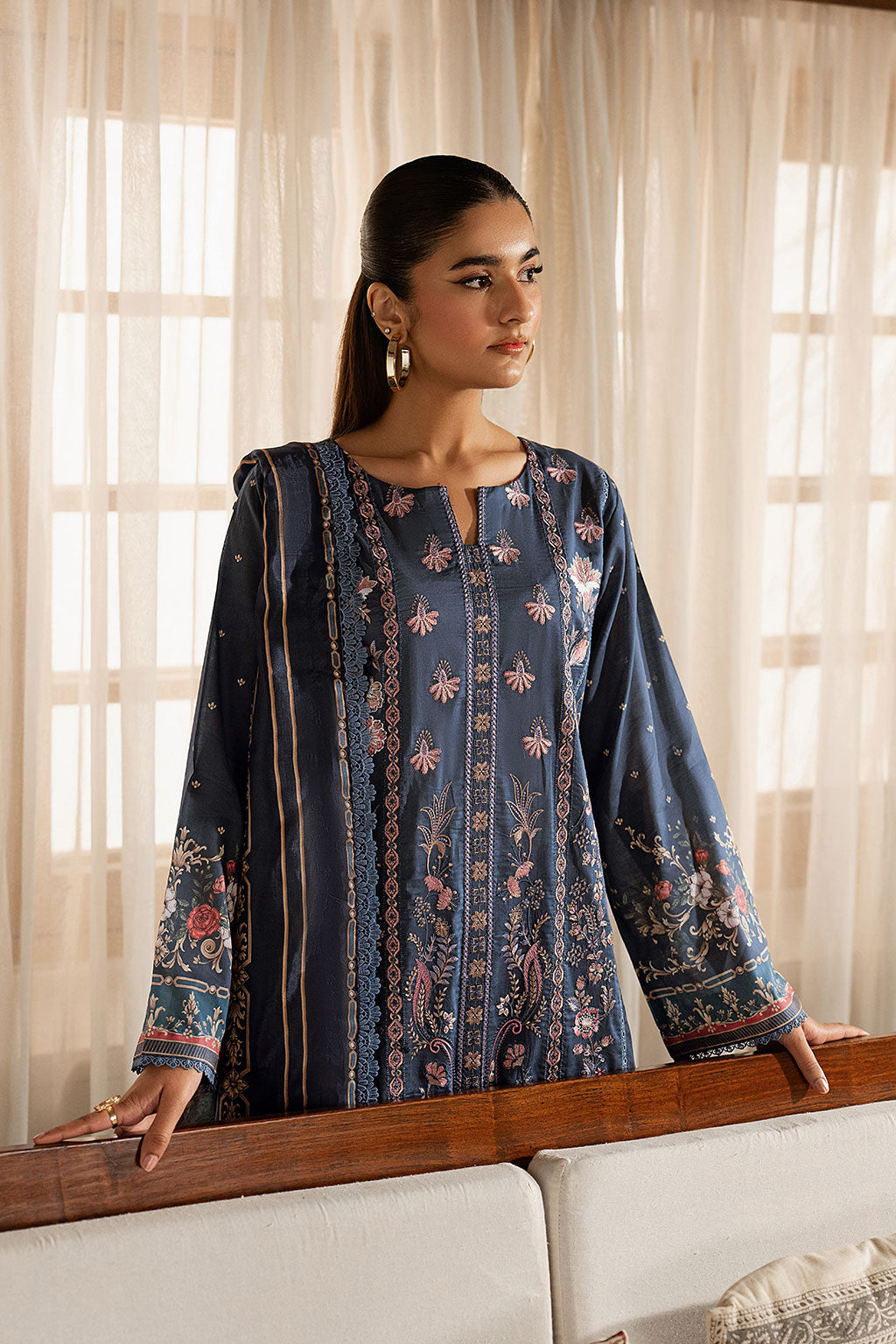 Ramsha | Mashal Luxury Lawn | L-1606, image 4