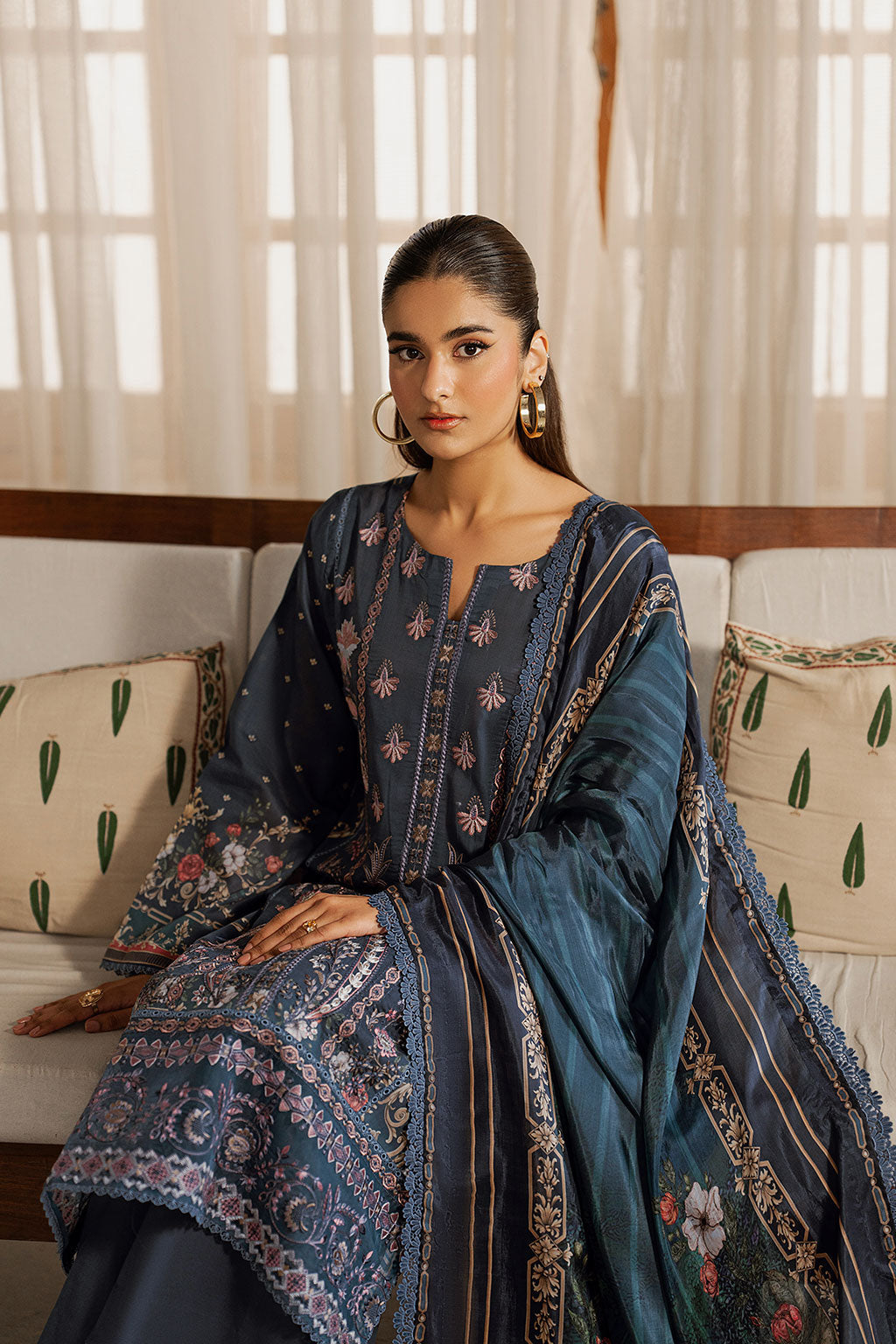 Ramsha | Mashal Luxury Lawn | L-1606, image 5