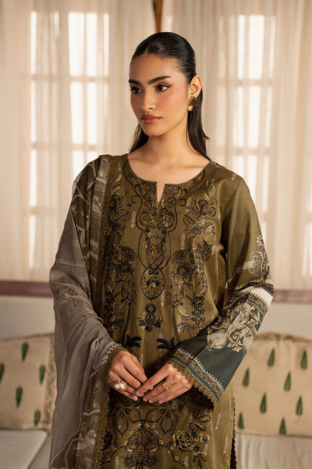 Ramsha | Mashal Luxury Lawn | L-1612, image 3