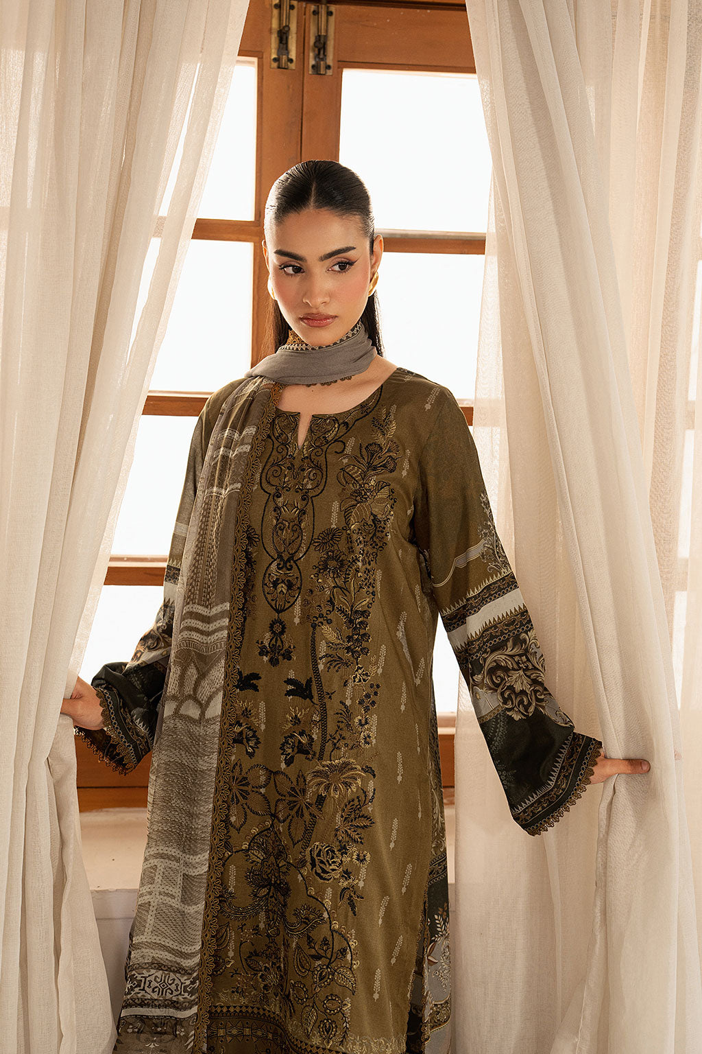 Ramsha | Mashal Luxury Lawn | L-1612-5
