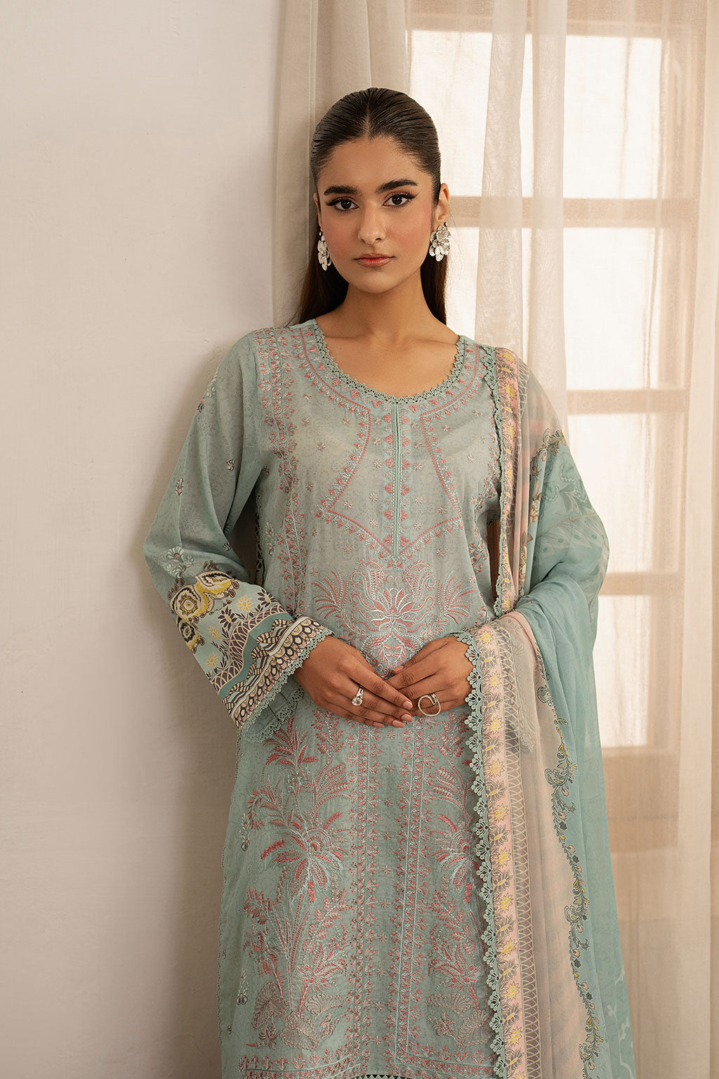Ramsha | Mashal Luxury Lawn | L-1604, image 4