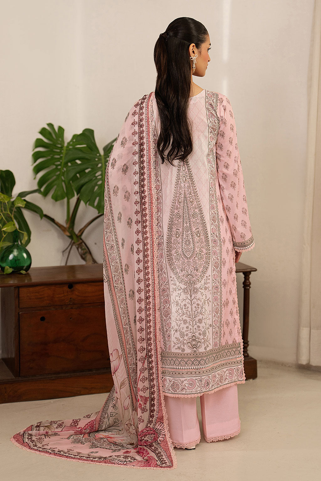 Ramsha | Mashal Luxury Lawn | L-1607, image 2