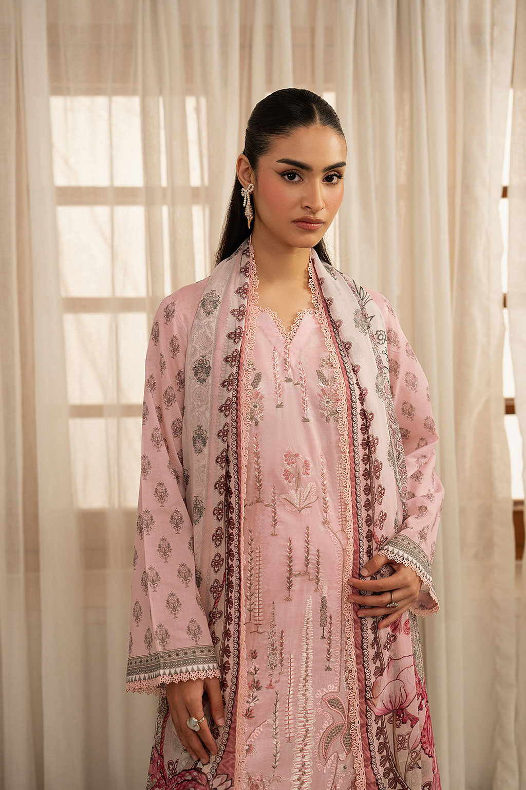 Ramsha | Mashal Luxury Lawn | L-1607, image 4