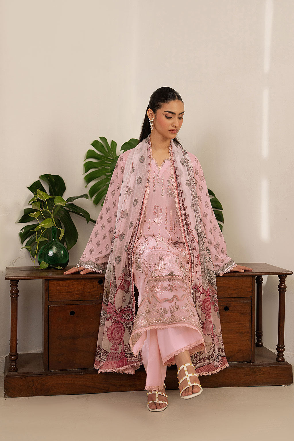Ramsha | Mashal Luxury Lawn | L-1607, image 5