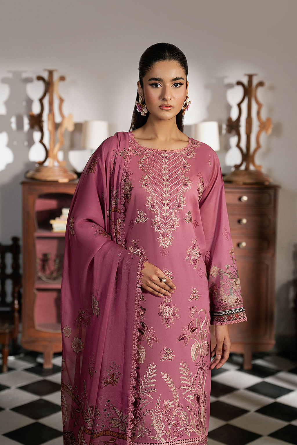 Ramsha | Mashal Luxury Lawn | L-1602, image 3