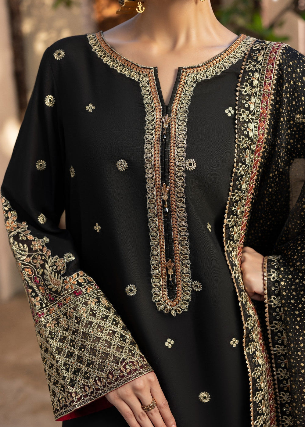 Diara Couture | Rangrez Luxe Pret | DF-48 - BLACK, image 2