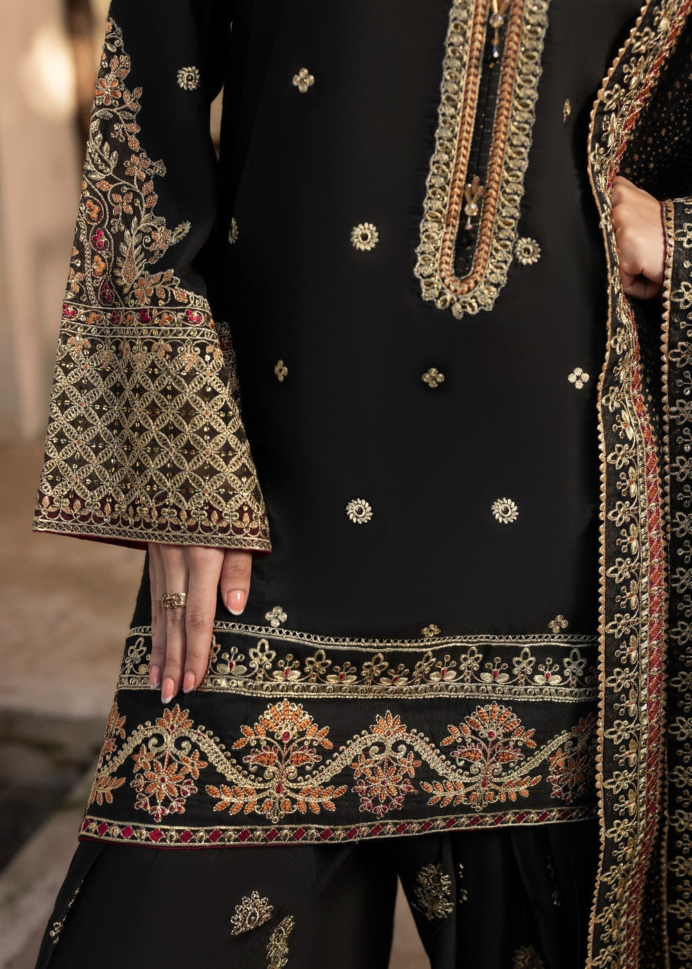 Diara Couture | Rangrez Luxe Pret | DF-48 - BLACK, image 3