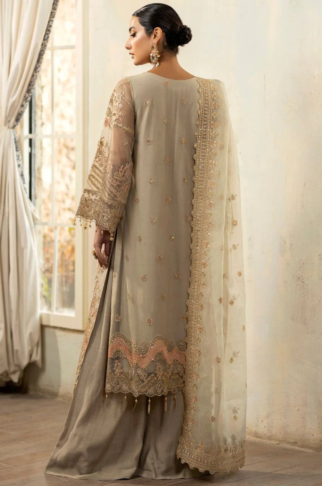 Mohagni | Janan Formals | ELANA MGL-03 by Designer Mohagni - House of Maryam - Pakistani Designer Ethnic Wear in {{ shop.shopifyCountryName }}