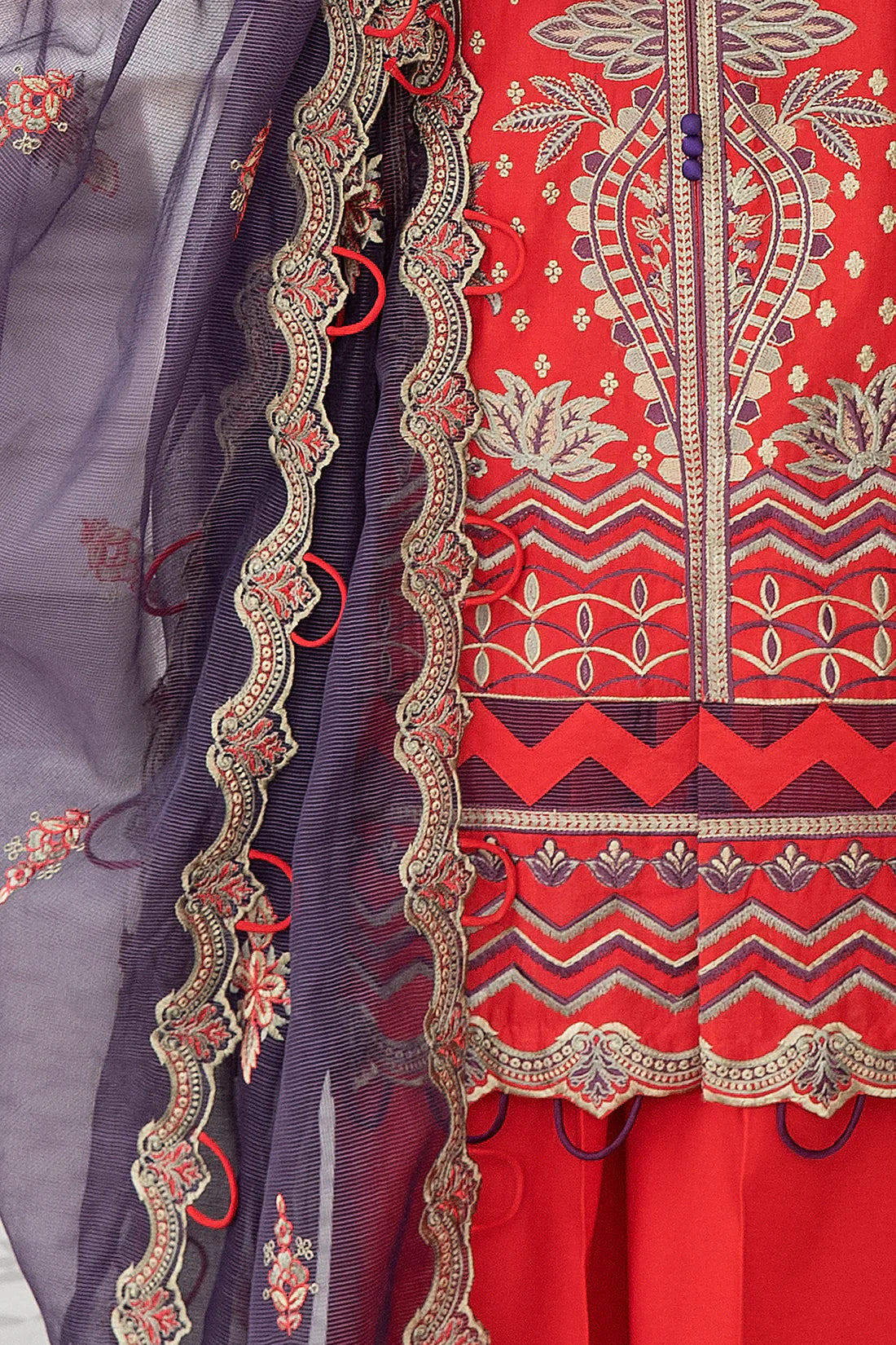 Mohagni | Muntazir Luxury Lawn 24 | AM-10 -  Mohagni Luxury - Original Designer Dress - House of Maryam