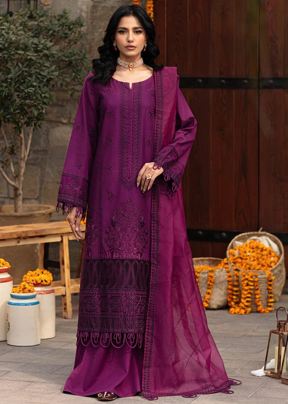 Mohagni | Muntazir Luxury Lawn 24 | CM-02 -  Mohagni Luxury - Original Designer Dress - House of Maryam