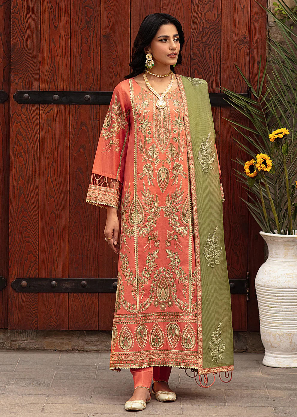 Mohagni | Muntazir Luxury Lawn 24 | CM-09 -  Mohagni Luxury - Original Designer Dress - House of Maryam