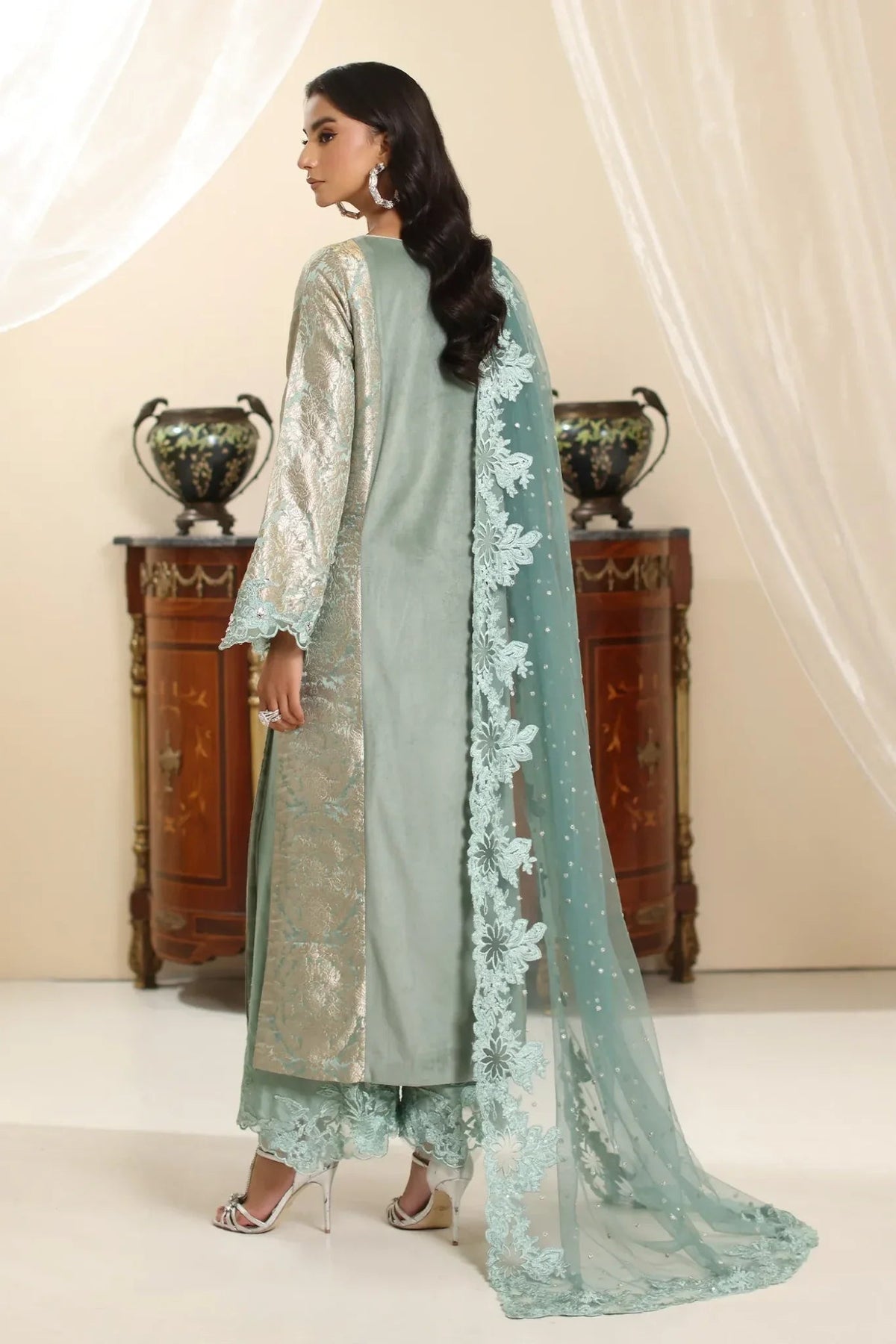 Musferah Saad | Amor A La Vida | Sage Queen-Brand:Musferah Saad-Type:Ladies Clothes-Ice Blue-Velvet-House of Maryam- Buy in UK, USA
