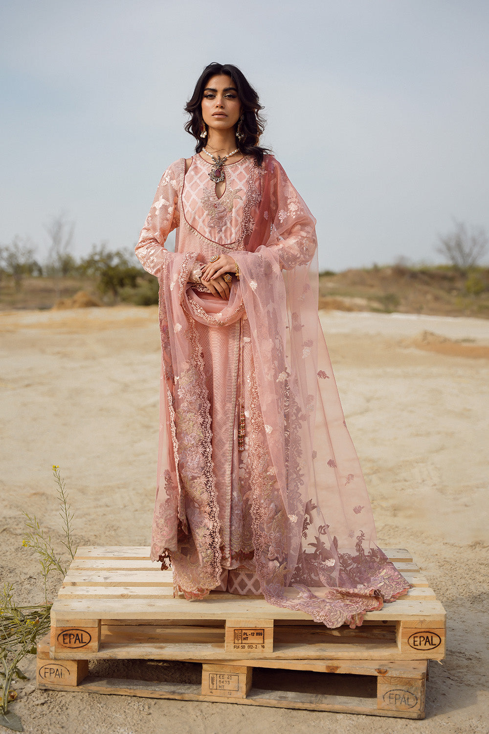 Nilofer Shahid | Verve Summer 24 | Sasha (3pc)  Verve SS 24 -  Nilofer Shahid Formal -  House of Maryam