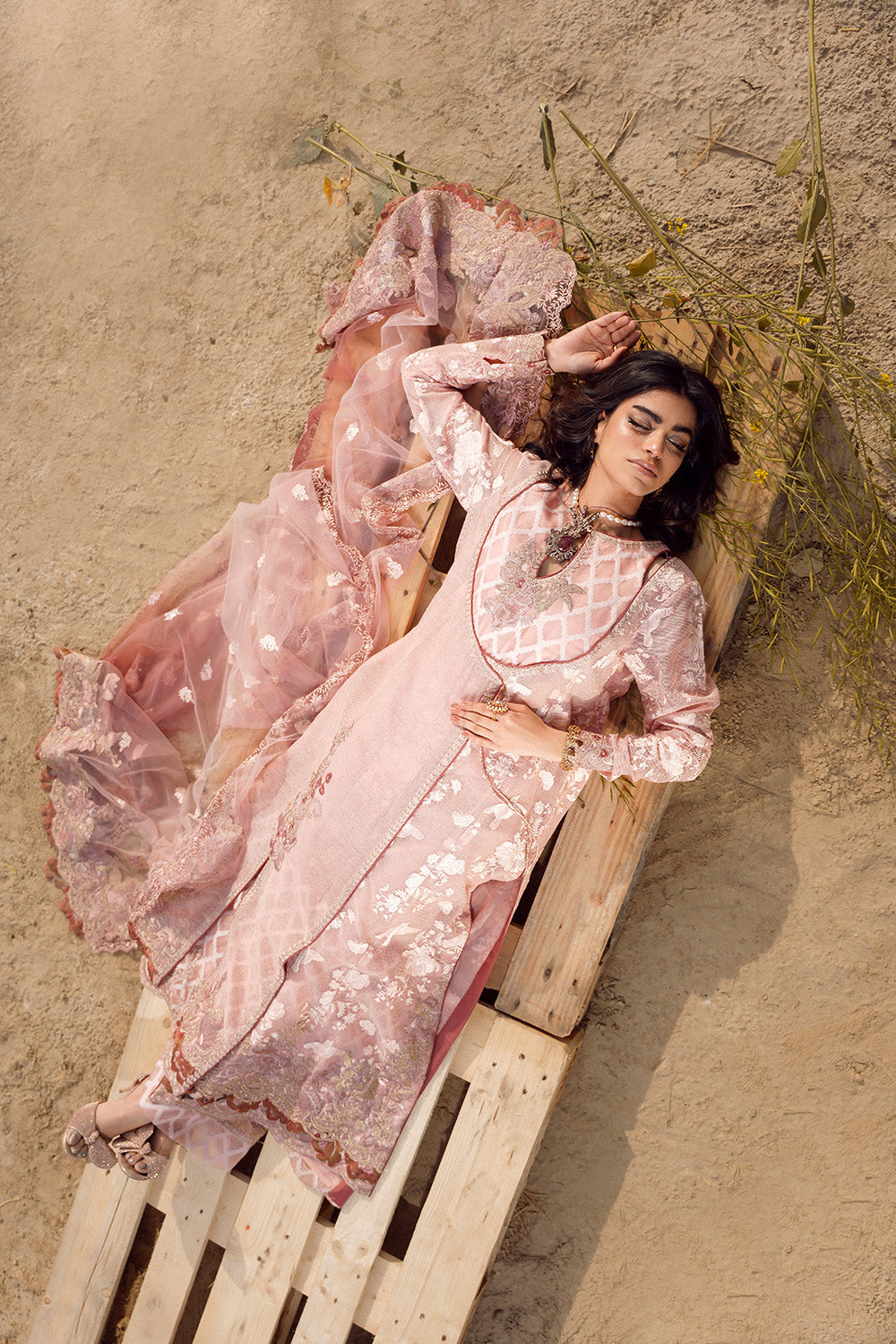 Nilofer Shahid | Verve Summer 24 | Sasha (3pc)  Verve SS 24 -  Nilofer Shahid Formal -  House of Maryam