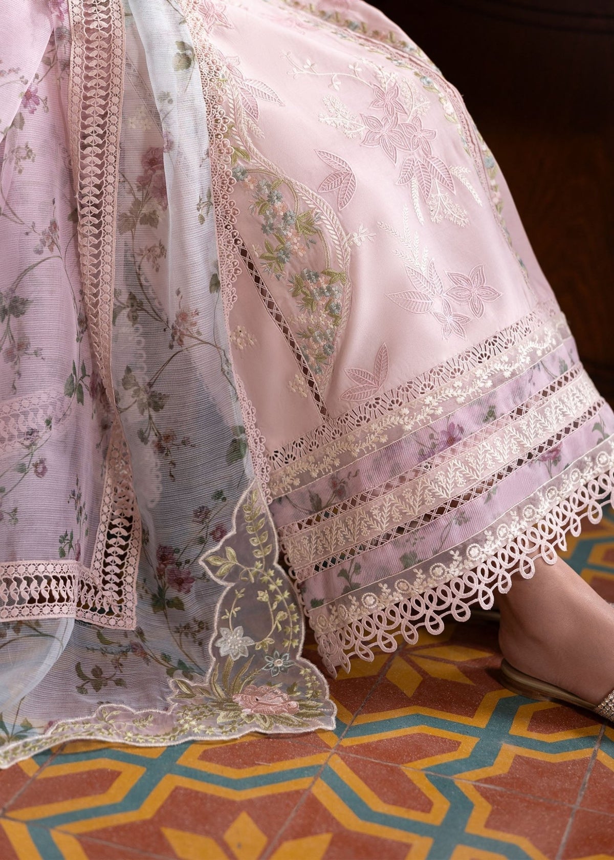 Saira Shakira | Bloom Lawn 25 | CHLOE 3-A-Brand:Saira Shakira-Type:Ladies Clothes-Pink-Lawn-House of Maryam- Buy in UK, USA