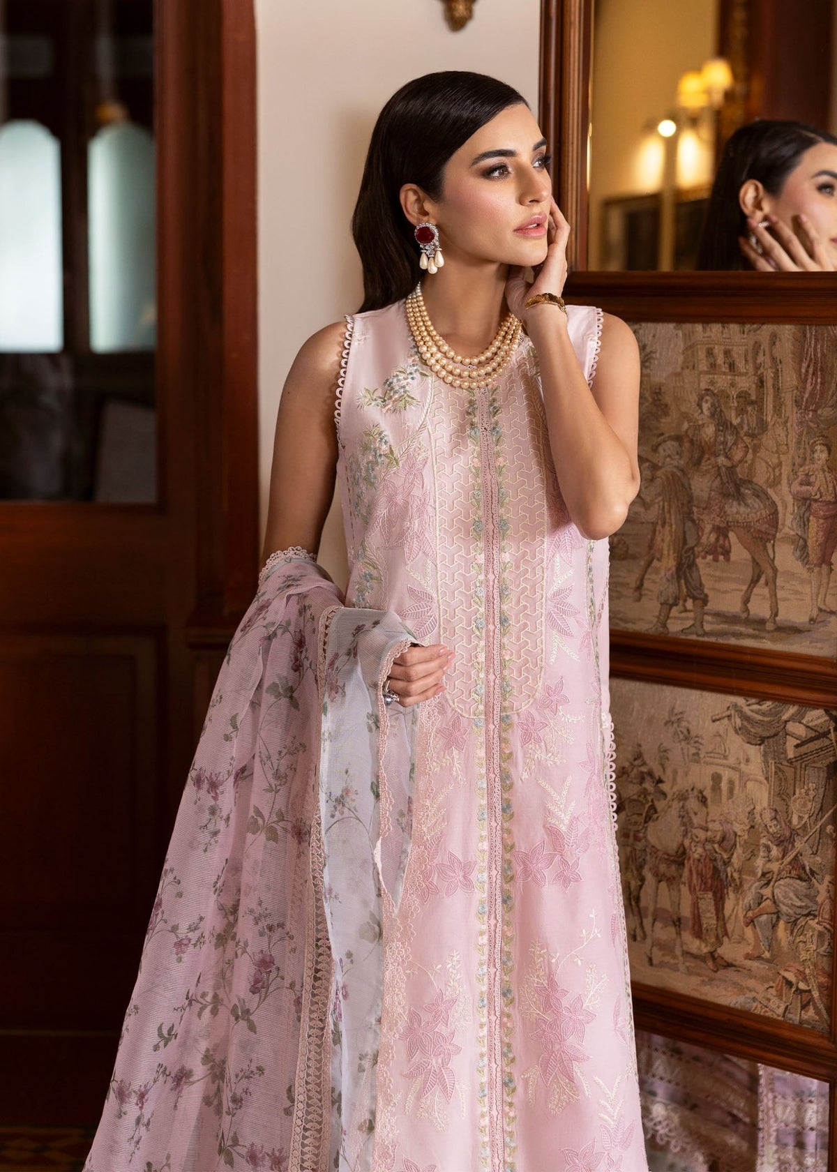 Saira Shakira | Bloom Lawn 25 | CHLOE 3-A-Brand:Saira Shakira-Type:Ladies Clothes-Pink-Lawn-House of Maryam- Buy in UK, USA