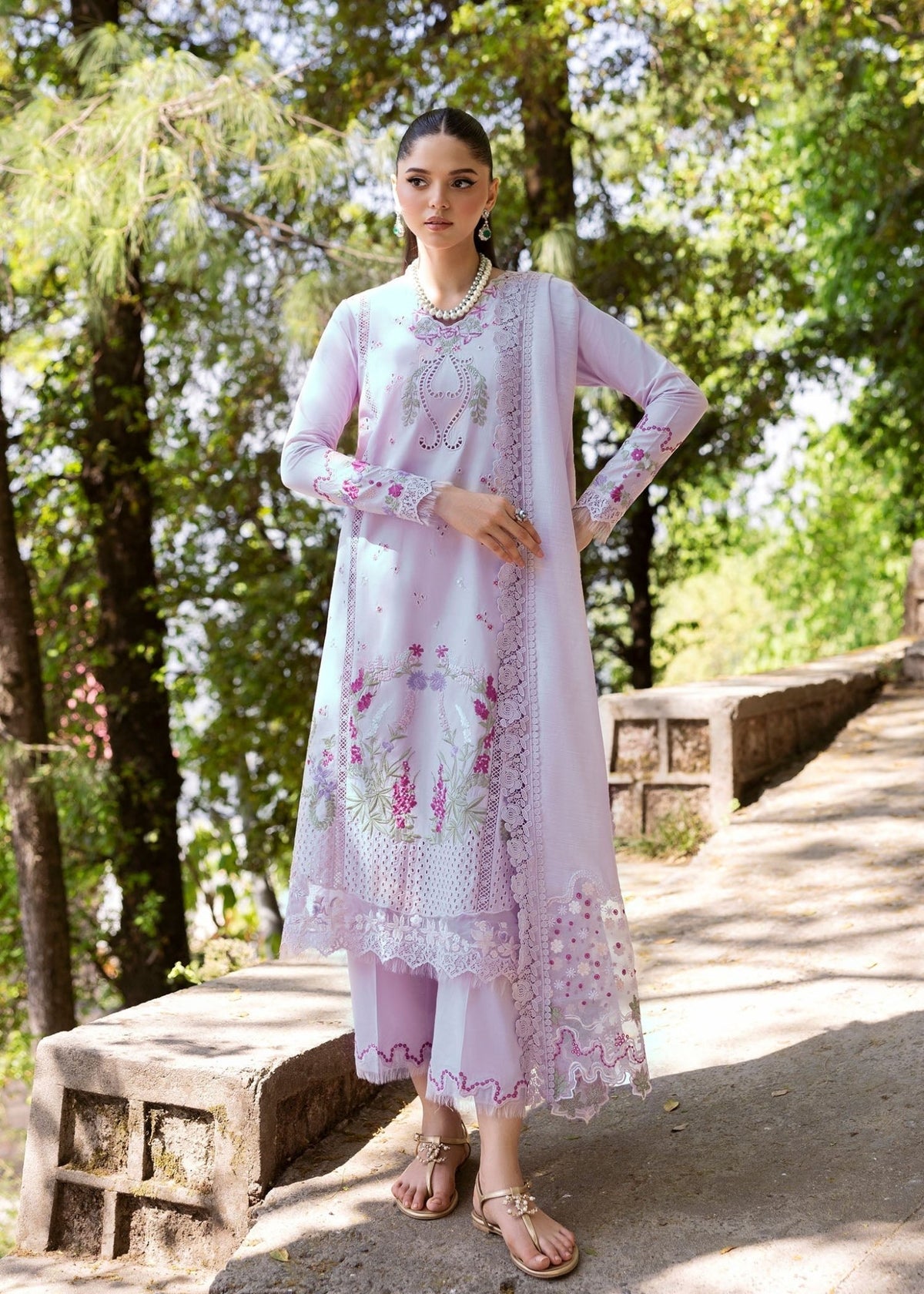 Saira Shakira | Bloom Lawn 25 | FAYE 7-A-Brand:Saira Shakira-Type:Ladies Clothes-Lilac-Lawn-House of Maryam- Buy in UK, USA