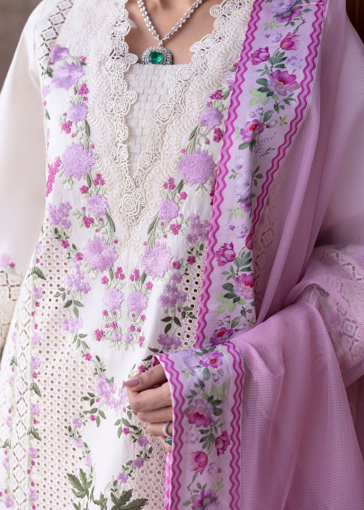 Saira Shakira | Bloom Lawn 25 | ZERENE 1-A-Brand:Saira Shakira-Type:Ladies Clothes-Off White-Lawn-House of Maryam- Buy in UK, USA