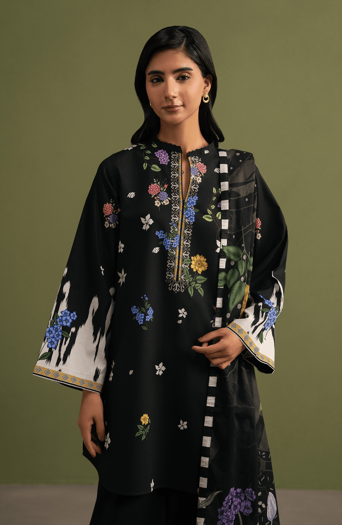 Seran | Essentials Casual | Elen-Brand:Seran-Type:Ladies Clothes-Black-Lawn-House of Maryam- Buy in UK, USA