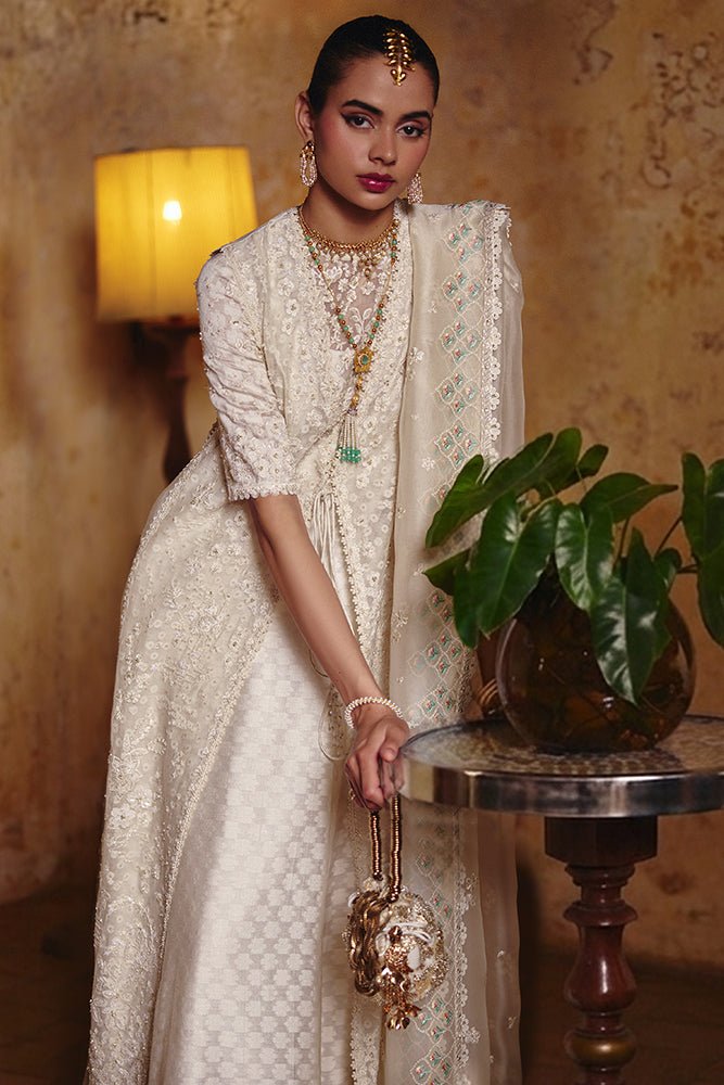 Suffuse Luvina ivory white layered silk suit, photo 2