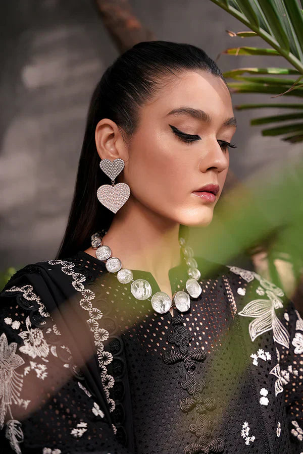 Suffuse Meenah stygian black cutwork shirt and shalwar, photo 5