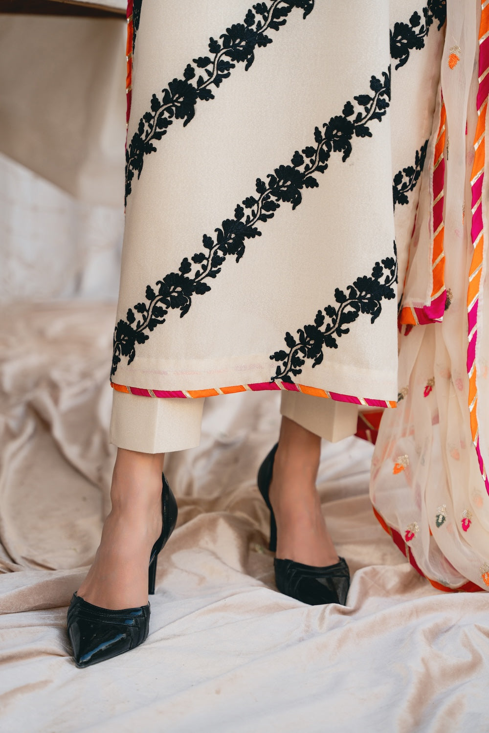 Vintage | Eid Edit 24 | Izna by Designer Vintage - House of Maryam - Pakistani Designer Ethnic Wear in {{ shop.shopifyCountryName }}