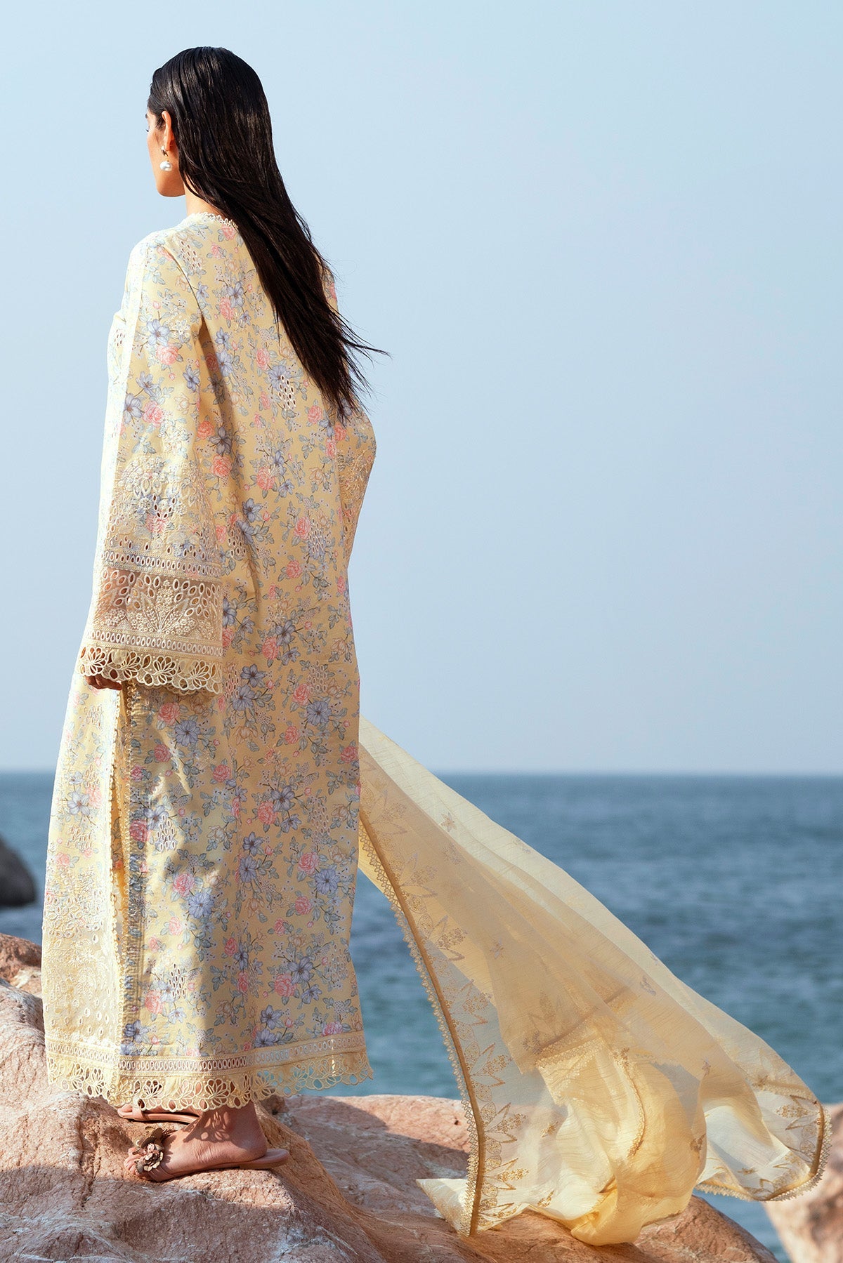 Afrozeh Baroque lemon embroidered lawn suit, photo 4