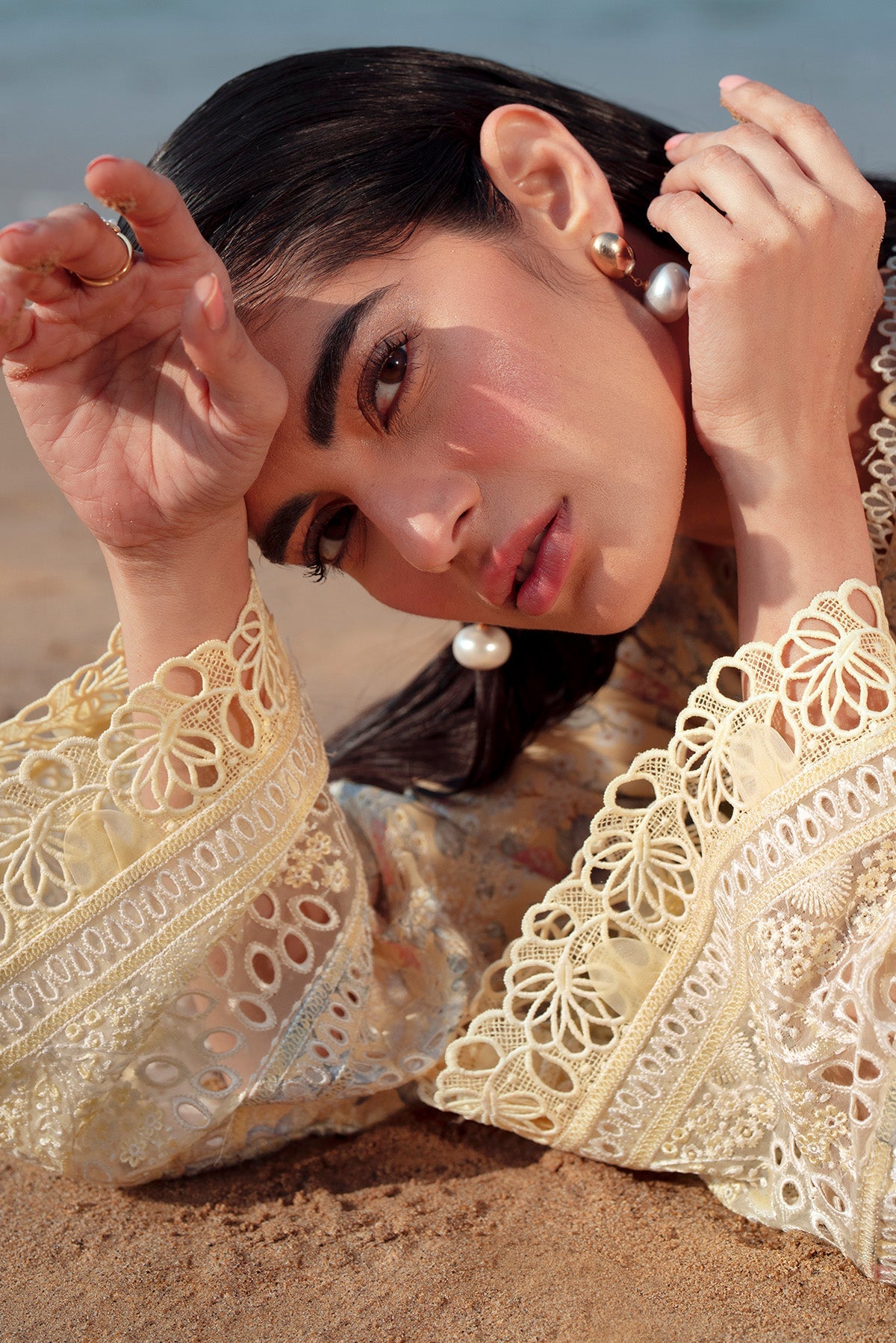 Afrozeh Baroque lemon embroidered lawn suit, photo 3