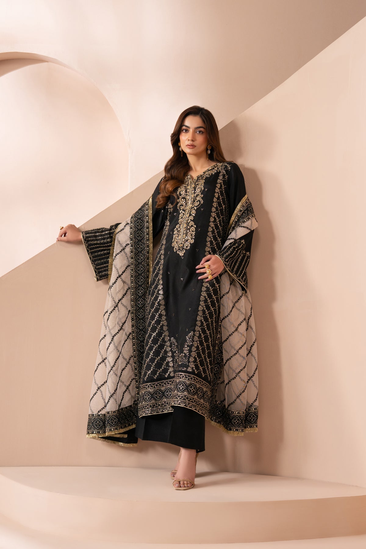 Xenia Formals | Zaeva Formals | AYANEH-Brand:Xenia Formals-Type:Ladies Clothes-Black-Tussar Silk-House of Maryam- Buy in UK, USA