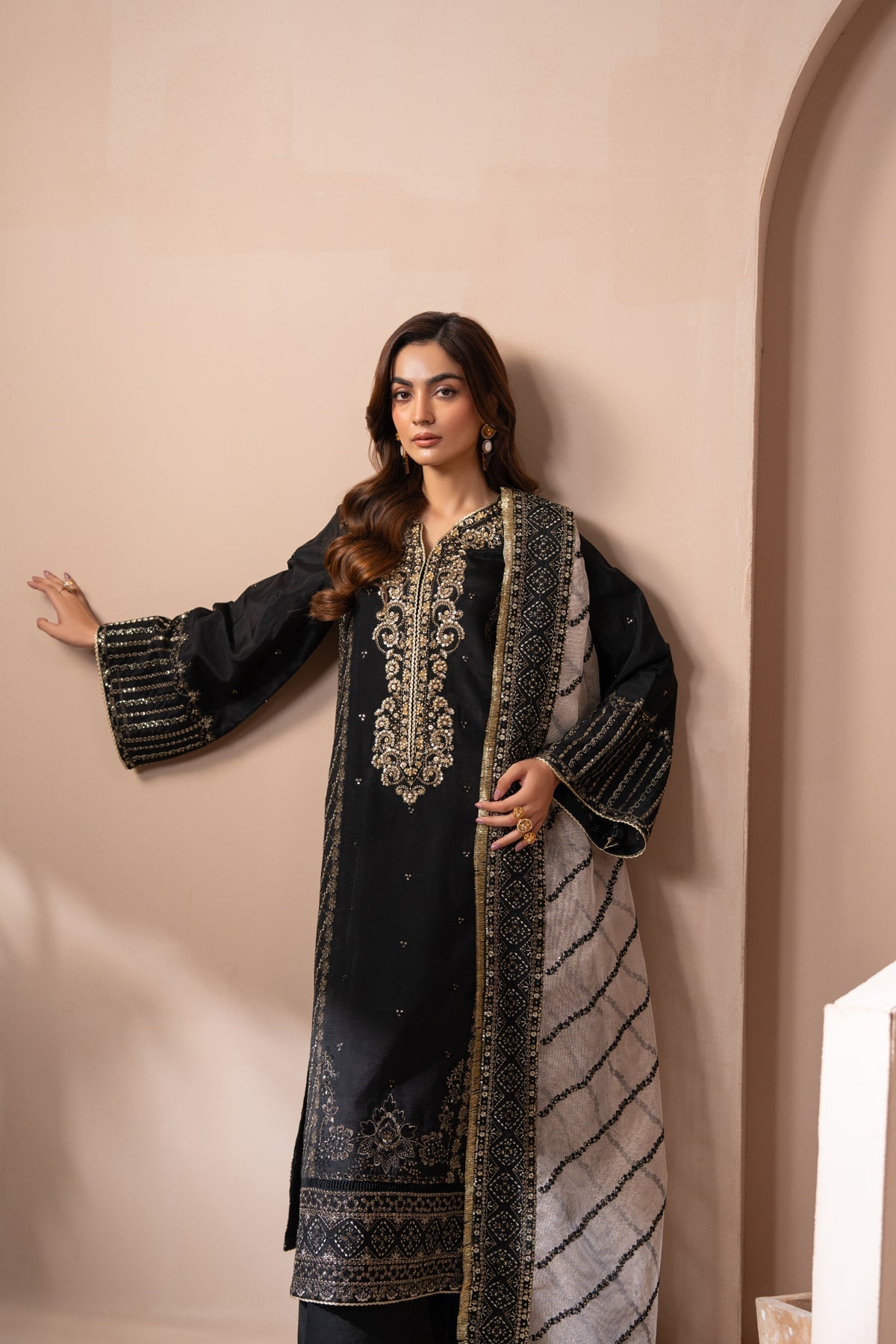 Xenia Formals | Zaeva Formals | AYANEH-Brand:Xenia Formals-Type:Ladies Clothes-Black-Tussar Silk-House of Maryam- Buy in UK, USA