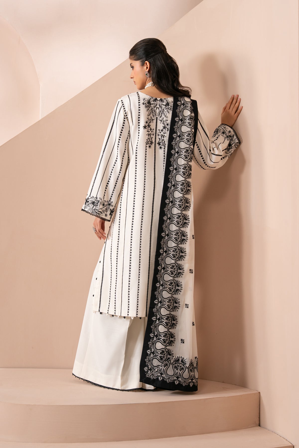 Xenia Formals | Zaeva Formals | OMAVI-Brand:Xenia Formals-Type:Ladies Clothes-White-Raw Silk-House of Maryam- Buy in UK, USA