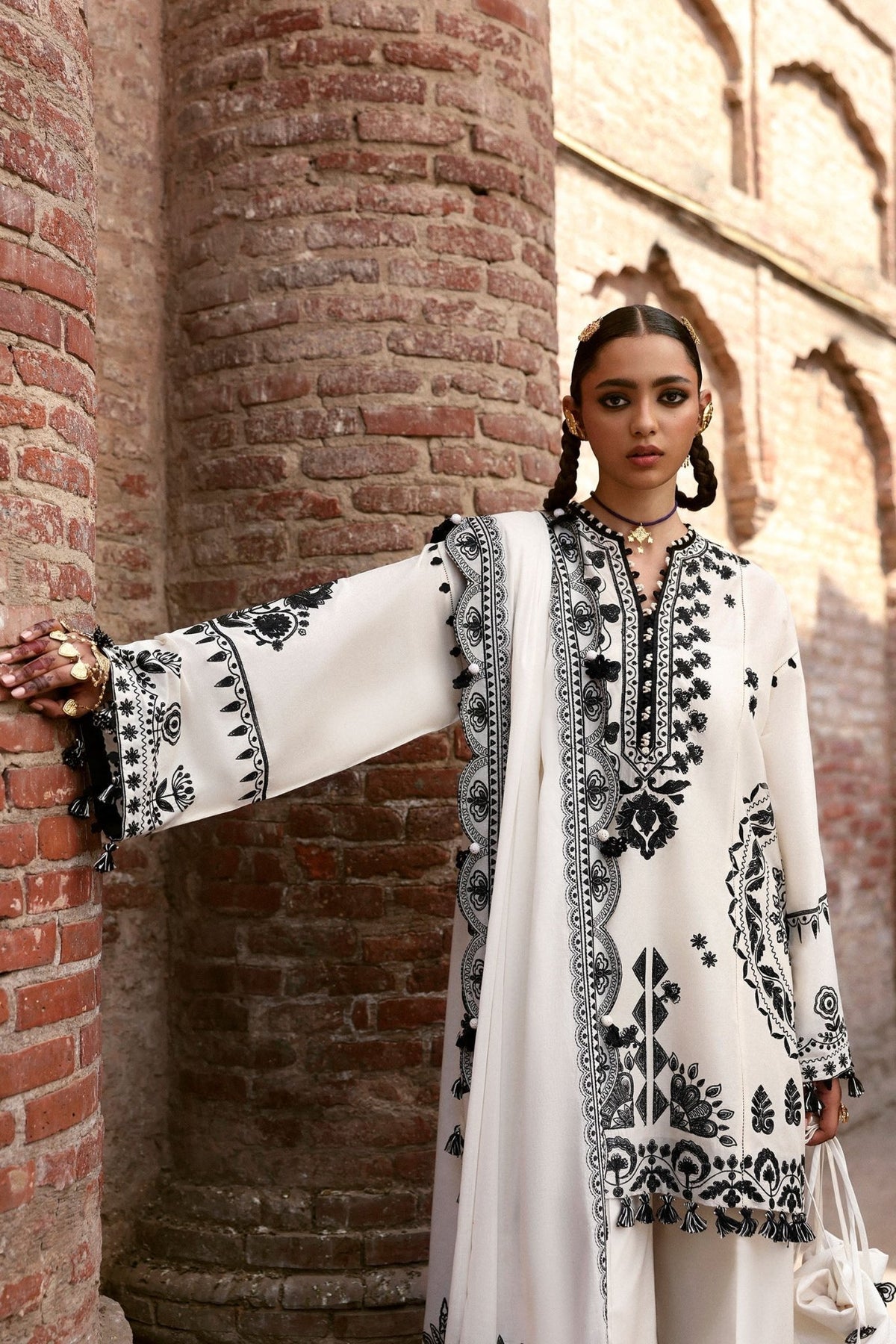 Zaha | Festive Lawn 25 | ZARMINA (ZF-25-08)-Brand:Zaha-Type:Ladies Clothes-Pearl White-Lawn-House of Maryam- Buy in UK, USA