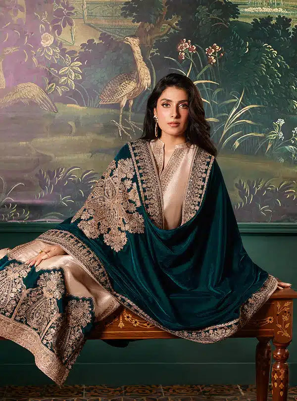 Zainab Chottani | Luxury Velvet Collection 23 | Amber by Zainab Chottani - House of Maryam