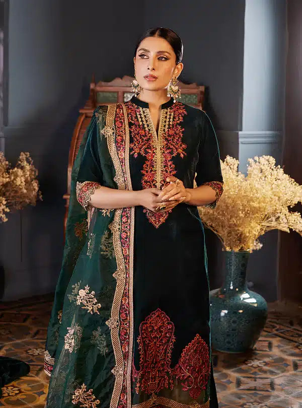 Zainab Chottani | Luxury Velvet Collection 23 | Zelena by Designer Zainab Chottani - House of Maryam - Pakistani Designer Ethnic Wear in {{ shop.shopifyCountryName }}