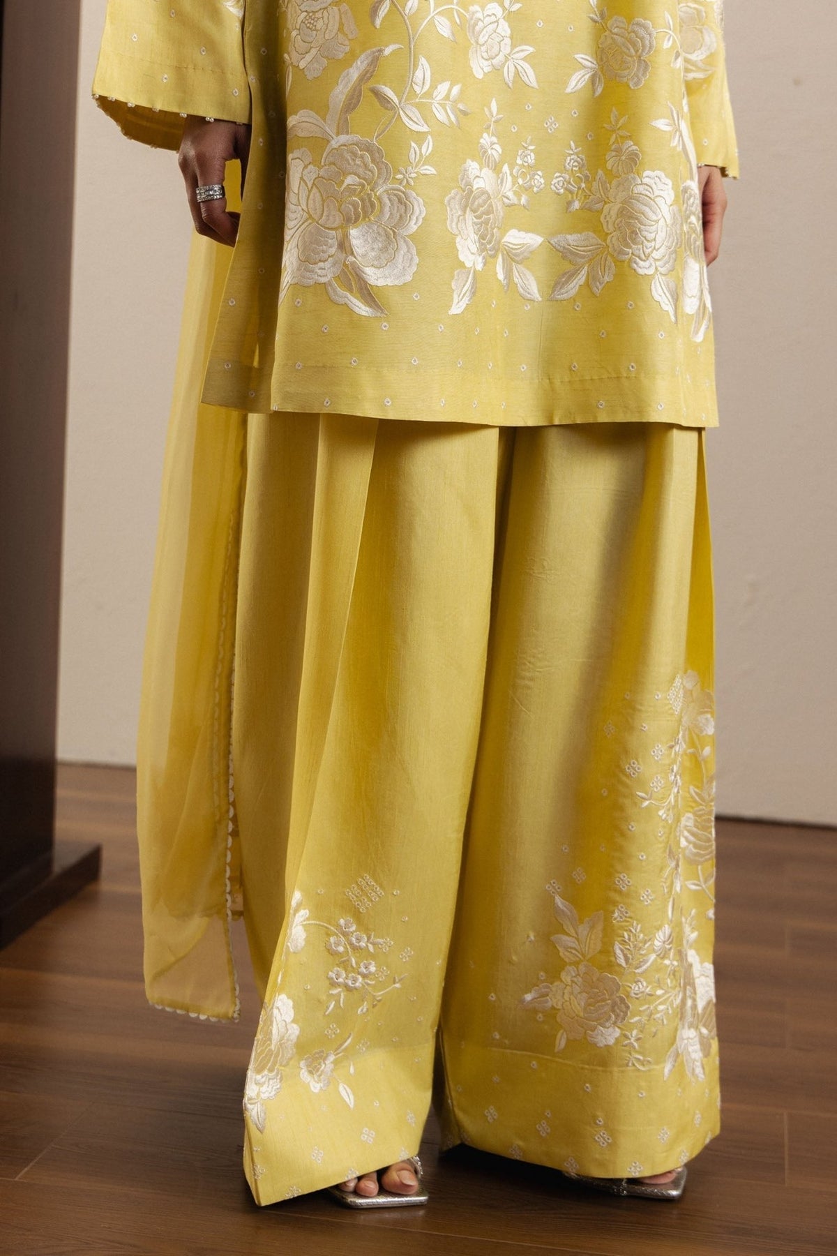 Zara Shahjahan | Eid Festive 26 | Shafaq-Brand:Zara Shahjahan-Type:Ladies Clothes-Yellow-Silk-House of Maryam- Buy in UK, USA
